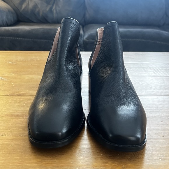 Seychelles Black Leather Cutout Ankle Booties Low Block Heel Women\'s 6 NEW